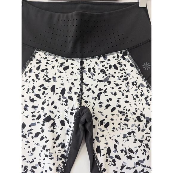 Athleta Printed Stealth TruCool Capri Small Gym Running Athletic Black White - Picture 3 of 12